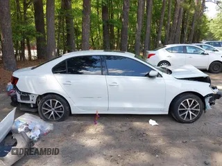 2018 Volkswagen Jetta SE with VIN 3VWDB7AJ1JM261886, listed as a IAAI auction lot 42486968 with Not provided miles and . Bid and sale history available at DreamBid. Image 14.