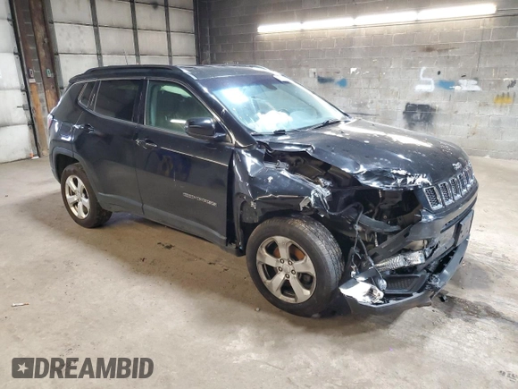 2019 Jeep Compass Latitude z VIN 3C4NJDBB6KT629924, wystawiony jako Copart lot #52282615 z przebiegiem 84 373 mil mil oraz Szkoda całkowita • Salvage title. Historia ofert i sprzedaży dostępna na DreamBid. Obrazek 4.