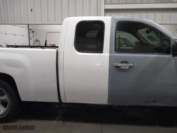 2009 Chevrolet Silverado 1500 LT with VIN 1GCEK290X9Z273261, listed as a IAAI auction lot 41904308 with 128,274 mi miles. Bid and sale history available at carsss.com. Image 13.
