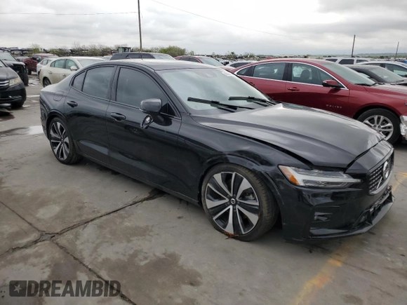 2022 Volvo S60 Momentum with VIN 7JRL12FZ0NG163047, listed as a Copart auction lot 45943493 with 11,951 mi miles. Bid and sale history available at carsss.com. Image 4.
