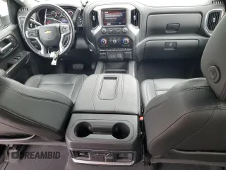 2021 Chevrolet Silverado 3500HD LTZ z VIN 1GC4YUEY2MF282936, wystawiony jako Copart lot #54676595 z przebiegiem 31 404 mil mil oraz Szkody całkowita. Historia ofert i sprzedaży dostępna na DreamBid. Obrazek 8.