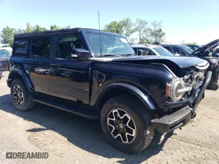 2021 Ford Bronco with VIN 1FMEE5BP8MLA74166, listed as a Copart auction lot 83753814 with 7,252 mi miles and Clean Title. Bid and sale history available at carsss.com. Image 4.
