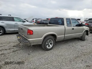 2001 Chevrolet S-10 LS with VIN 1GCCS19511K102618, listed as a Copart auction lot 42387565 with 201,606 mi miles and Salvage Title. Bid and sale history available at DreamBid. Image 3.