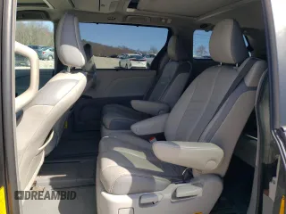 2013 Toyota Sienna XLE with VIN 5TDDK3DC0DS053561, listed as a Copart auction lot 53786685 with 332,714 mi miles and Clean Title. Bid and sale history available at DreamBid. Image 11.