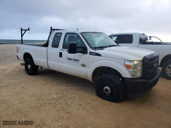 2014 Ford Super Duty F-250 SRW XLT with VIN 1FT7X2BT0EEB28715, listed as a Copart auction lot 43449075 with 177,622 mi miles and Clean Title. Bid and sale history available at carsss.com. Image 4.