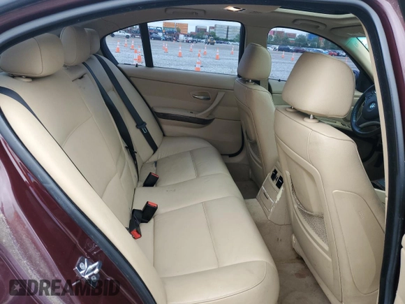 2007 BMW 3 Series 328i z VIN WBAVA33547KX76185, wystawiony jako Copart lot #57923175 z przebiegiem 177 710 mil mil oraz Czysty tytuł • Clean title. Historia ofert i sprzedaży dostępna na DreamBid. Obrazek 10.