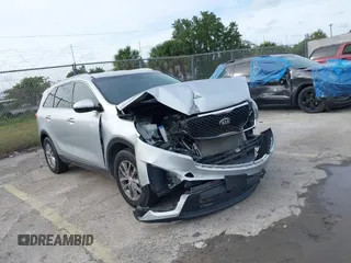 2017 Kia Sorento LX z VIN 5XYPG4A32HG246967, wystawiony jako IAAI lot #38321059 z przebiegiem 98 788 mil mil oraz . Historia ofert i sprzedaży dostępna na DreamBid. Obrazek 1.