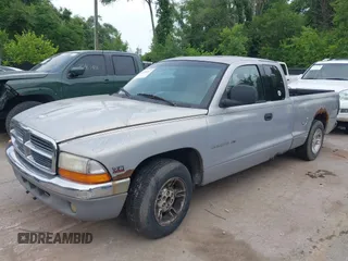2000 Dodge Dakota with VIN 1B7GL22X7YS781191, listed as a IAAI auction lot 42498147 with 283,341 mi miles and . Bid and sale history available at DreamBid. Image 2.