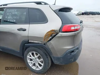 2017 Jeep Cherokee Altitude with VIN 1C4PJLABXHW613975, listed as a IAAI auction lot 42122784 with 101,626 mi miles and . Bid and sale history available at DreamBid. Image 6.