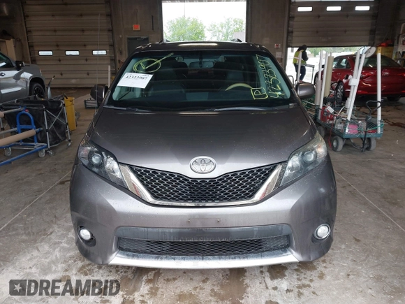 2013 Toyota Sienna SE с VIN 5TDXK3DC4DS355030, выставлен на аукционе IAAI как лот 42323907 с пробегом 190 836 миль миль и . История ставок и продаж доступна на DreamBid. Изображение 12.