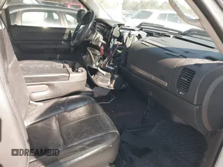 2007 GMC Sierra 1500 SLT z VIN 3GTEK13367G532144, wystawiony jako IAAI lot #41237508 z przebiegiem Nie podano mil oraz . Historia ofert i sprzedaży dostępna na DreamBid. Obrazek 5.