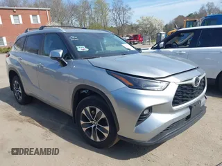 2023 Toyota Highlander L z VIN 5TDKDRBH6PS044676, wystawiony jako IAAI lot #42094125 z przebiegiem 102 903 mil mil oraz . Historia ofert i sprzedaży dostępna na DreamBid. Obrazek 1.