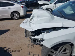 2019 Volkswagen Passat SE R-Line z VIN 1VWMA7A31KC000846, wystawiony jako IAAI lot #41840659 z przebiegiem 70 486 mil mil oraz . Historia ofert i sprzedaży dostępna na DreamBid. Obrazek 6.