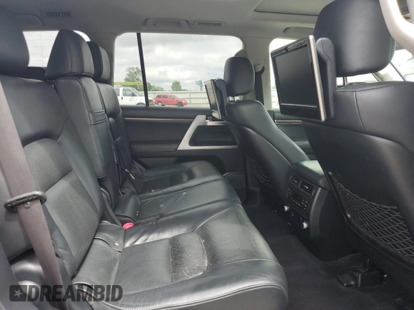 2016 Toyota Land Cruiser z VIN JTMCY7AJ7G4038656, wystawiony jako Copart lot #58521335 z przebiegiem 195 631 mil mil oraz Czysty tytuł • Clean title. Historia ofert i sprzedaży dostępna na DreamBid. Obrazek 11.