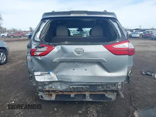 2019 Toyota Sienna XLE Auto Access Seat with VIN 5TDYZ3DC1KS002323, listed as a IAAI auction lot 41677879 with 86,470 mi miles. Bid and sale history available at carsss.com. Image 17.