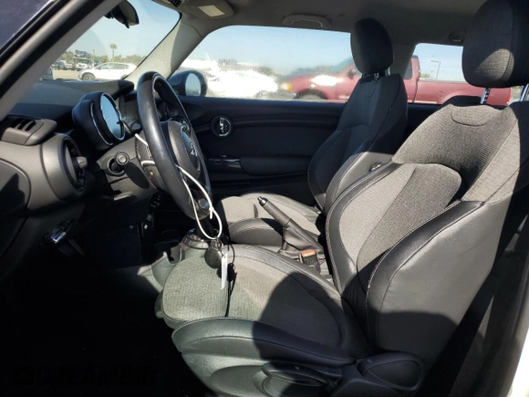 2014 MINI Hardtop with VIN WMWXM5C54ET934110, listed as a Copart auction lot 85128094 with 89,020 mi miles and Salvage Title. Bid and sale history available at DreamBid. Image 7.