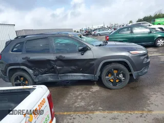 2017 Jeep Cherokee Sport with VIN 1C4PJLAB8HW527354, listed as a IAAI auction lot 41578066 with 124,339 mi miles. Bid and sale history available at carsss.com. Image 13.