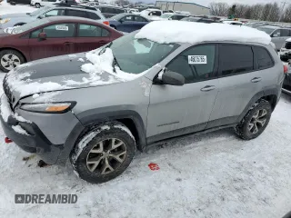 2016 Jeep Cherokee Trailhawk with VIN 1C4PJMBS7GW146128, listed as a Copart auction lot 46075765 with 127,286 mi miles and Clean Title. Bid and sale history available at carsss.com. Image 1.
