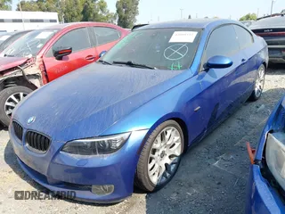 2008 BMW 3 Series 328i с VIN WBAWB33578P132461, выставлен на аукционе IAAI как лот 42608515 с пробегом 105 527 миль миль и . История ставок и продаж доступна на DreamBid. Изображение 2.