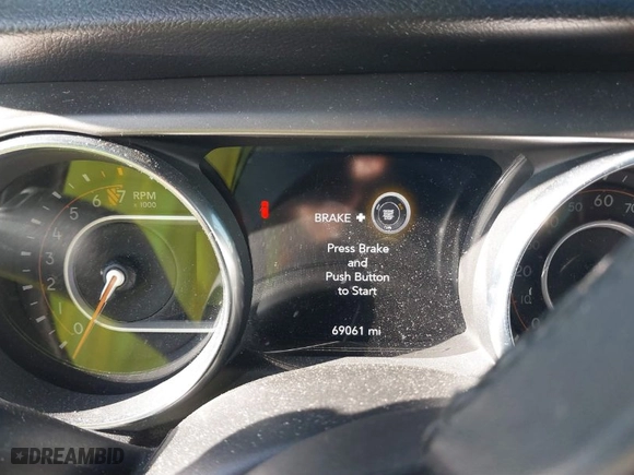 2019 Jeep Wrangler Unlimited Sport with VIN 1C4HJXDG5KW509033, listed as a IAAI auction lot 41468406 with 69,061 mi miles. Bid and sale history available at carsss.com. Image 7.