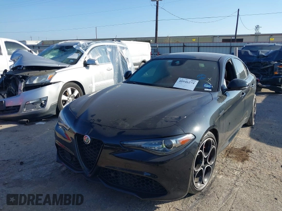 2022 Alfa Romeo Giulia Veloce with VIN ZARFAMBN0N7663628, listed as a IAAI auction lot 40946274 with 18,238 mi miles. Bid and sale history available at carsss.com. Image 17.