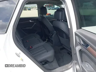 2025 Audi Q5 Premium с VIN WA1ABAFY3S2050913, выставлен на аукционе IAAI как лот 42403495 с пробегом 1 673 миль миль и . История ставок и продаж доступна на DreamBid. Изображение 8.