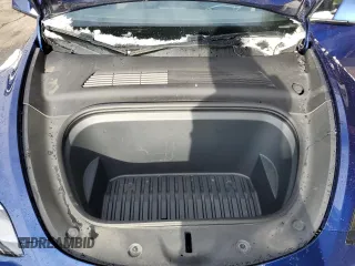 2020 Tesla Model Y Long Range z VIN 5YJYGDEE8LF029553, wystawiony jako Copart lot #51010665 z przebiegiem 42 877 mil mil oraz Szkoda całkowita • Salvage title. Historia ofert i sprzedaży dostępna na DreamBid. Obrazek 11.