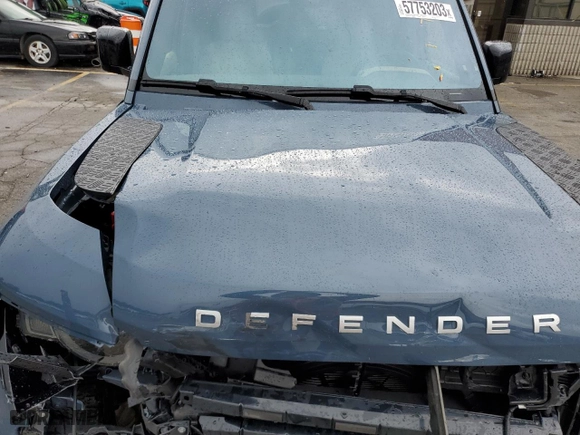 2020 Land Rover Defender SE with VIN SALEP7EU2L2019060, listed as a Copart auction lot 57753203 with 48,808 mi miles. Bid and sale history available at carsss.com. Image 13.