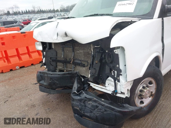 2017 Chevrolet Express Cargo Van with VIN 1GCZGHFG6H1292104, listed as a IAAI auction lot 41662902 with 272,436 mi miles. Bid and sale history available at carsss.com. Image 18.