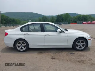 2015 BMW 3 Series 328i xDrive с VIN WBA3B5G55FNS17395, выставлен на аукционе IAAI как лот 42511002 с пробегом 228 228 миль миль и . История ставок и продаж доступна на DreamBid. Изображение 13.
