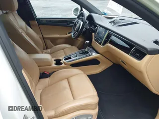 2018 Porsche Macan z VIN WP1AA2A57JLB05494, wystawiony jako IAAI lot #42606849 z przebiegiem 91 769 mil mil oraz . Historia ofert i sprzedaży dostępna na DreamBid. Obrazek 5.