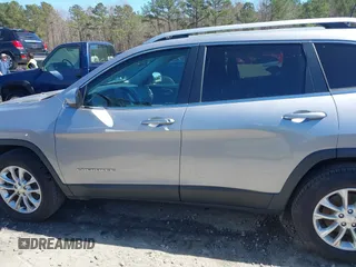 2019 Jeep Cherokee Latitude with VIN 1C4PJMCB0KD105214, listed as a IAAI auction lot 41720808 with 50,080 mi miles. Bid and sale history available at carsss.com. Image 14.