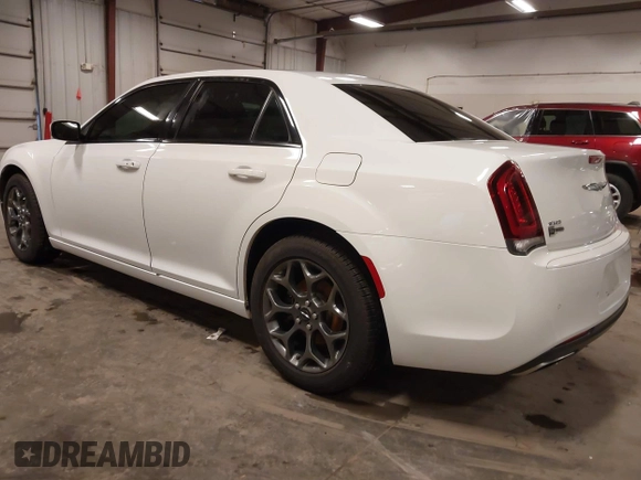 2015 Chrysler 300 S z VIN 2C3CCAGG7FH923212, wystawiony jako IAAI lot #42212494 z przebiegiem 105 000 mil mil oraz . Historia ofert i sprzedaży dostępna na DreamBid. Obrazek 3.