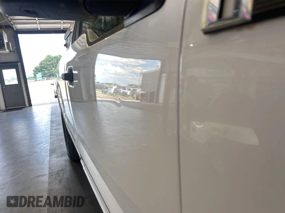 2019 Ford F-150 XL z VIN 1FTMF1EB3KKE10511, wystawiony jako IAAI lot #42726933 z przebiegiem 127 748 mil mil oraz . Historia ofert i sprzedaży dostępna na DreamBid. Obrazek 1.
