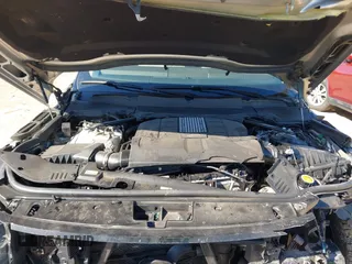 2020 Land Rover Range Rover z VIN SALGS5SE4LA590564, wystawiony jako IAAI lot #41767048 z przebiegiem 53 531 mil mil oraz . Historia ofert i sprzedaży dostępna na DreamBid. Obrazek 10.