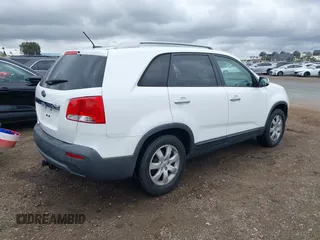 2013 Kia Sorento LX with VIN 5XYKT4A28DG348992, listed as a IAAI auction lot 42200903 with 150,730 mi miles and . Bid and sale history available at DreamBid. Image 4.