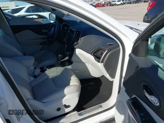 2019 Jeep Cherokee Limited with VIN 1C4PJLDX2KD273103, listed as a IAAI auction lot 41724835 with 78,723 mi miles. Bid and sale history available at carsss.com. Image 5.