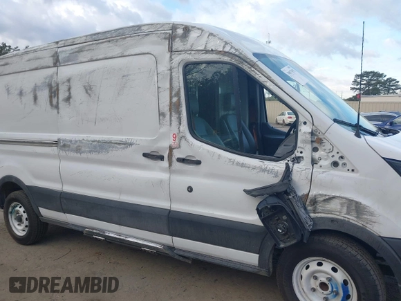 2019 Ford Transit with VIN 1FTYE2CM3KKB32479, listed as a IAAI auction lot 39073951 with Not Provided miles. Bid and sale history available at carsss.com. Image 6.