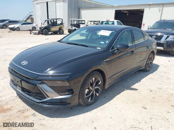 2025 Hyundai Sonata SEL with VIN KMHL64JA6SA437746, listed as a IAAI auction lot 42038922 with 10,156 mi miles. Bid and sale history available at carsss.com. Image 2.