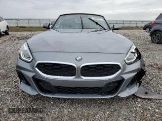 2025 BMW Z4 sDrive30i with VIN WBAHF3C08SWY40846, listed as a Copart auction lot 85756464 with 8,262 mi miles and Clean Title. Bid and sale history available at carsss.com. Image 5.