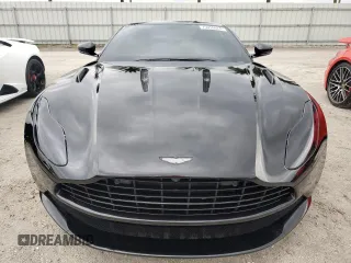 2019 Aston Martin DB11 z VIN SCFRMFEV1KGL07949, wystawiony jako Copart lot #75059624 z przebiegiem 8798 mil mil oraz Nie do naprawy. Historia ofert i sprzedaży dostępna na DreamBid. Obrazek 5.