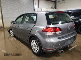 2013 Volkswagen Golf w/Conv & Sunroof с VIN WVWDB7AJ9DW103903, выставлен на аукционе Copart как лот 45702505 с пробегом 59 718 миль миль и Списание • Salvage title. История ставок и продаж доступна на DreamBid. Изображение 2.