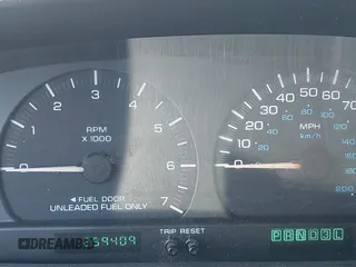 2000 Dodge Caravan SE with VIN 2B4GP44G4YR711580, listed as a IAAI auction lot 42367522 with 259,409 mi miles and . Bid and sale history available at DreamBid. Image 7.