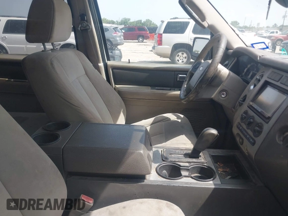 2008 Ford Expedition SSV with VIN 1FMFU15558LA64100, listed as a IAAI auction lot 42605475 with 275,512 mi miles and . Bid and sale history available at DreamBid. Image 5.