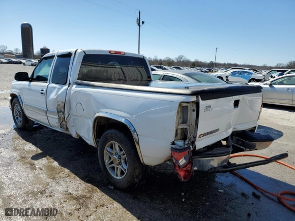 2006 Chevrolet Silverado 1500 LT1 with VIN 1GCEC19V56Z225102, listed as a Copart auction lot 46466185 with 334,838 mi miles and Salvage Title. Bid and sale history available at carsss.com. Image 2.