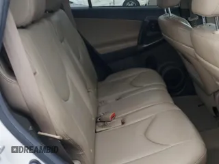 2012 Toyota RAV4 Limited z VIN 2T3DK4DV5CW067699, wystawiony jako Copart lot #64830305 z przebiegiem 196 241 mil mil oraz Szkoda całkowita • Salvage title. Historia ofert i sprzedaży dostępna na DreamBid. Obrazek 11.