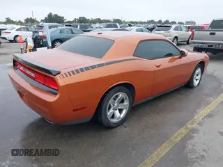 2011 Dodge Challenger z VIN 2B3CJ4DG9BH602419, wystawiony jako IAAI lot #40753257 z przebiegiem 124 282 mil mil oraz . Historia ofert i sprzedaży dostępna na DreamBid. Obrazek 4.