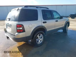 2006 Ford Explorer XLT with VIN 1FMEU73E46ZA26420, listed as a IAAI auction lot 41956971 with 282,677 mi miles. Bid and sale history available at carsss.com. Image 4.
