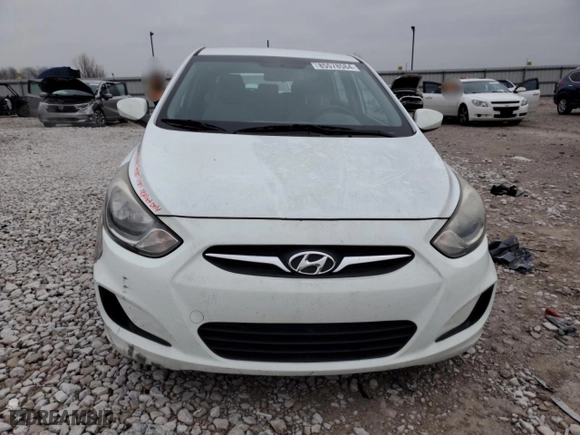 2013 Hyundai Accent GL with VIN KMHCT5AE6DU068695, listed as a Copart auction lot 85578584 with 81,627 mi miles and Salvage Title. Bid and sale history available at carsss.com. Image 5.
