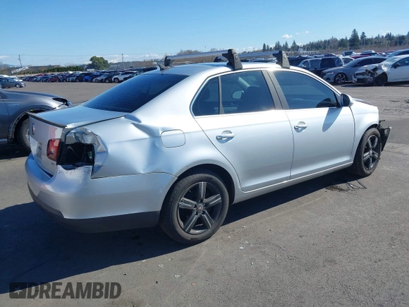 2008 Volkswagen Jetta Sedan SE with VIN 3VWRM71K48M030855, listed as a IAAI auction lot 41740303 with 173,026 mi miles. Bid and sale history available at carsss.com. Image 4.